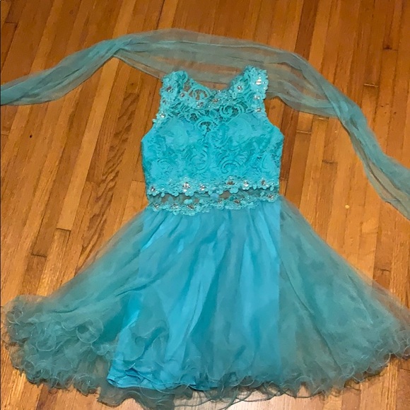 Turquoise Prom Dream💙! - Picture 4 of 5